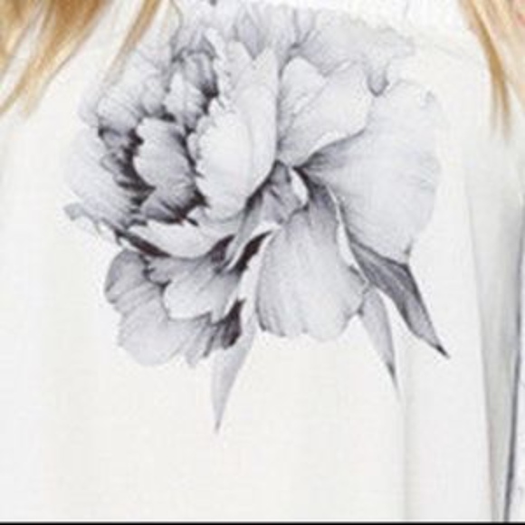 Off The Shoulder Bold Flower Print Strapless Top - Picture 2 of 6